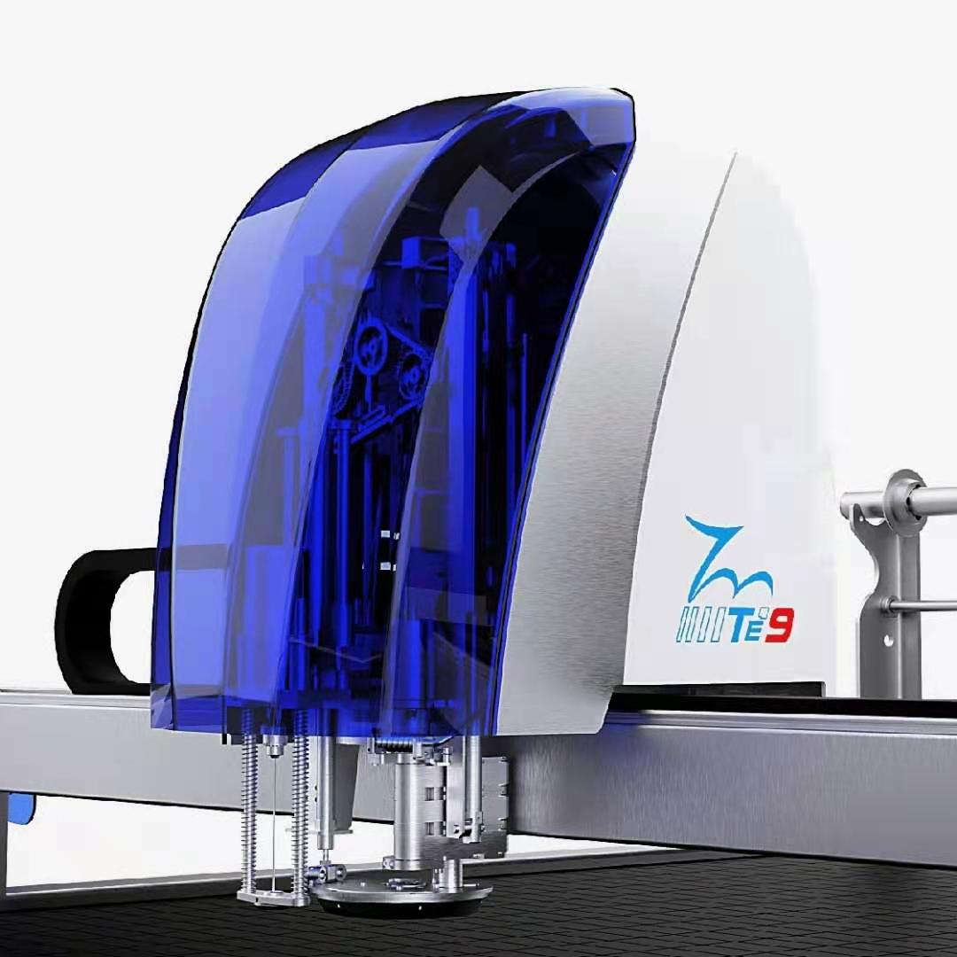 Automatic industrial fabric cutting machine for apparel