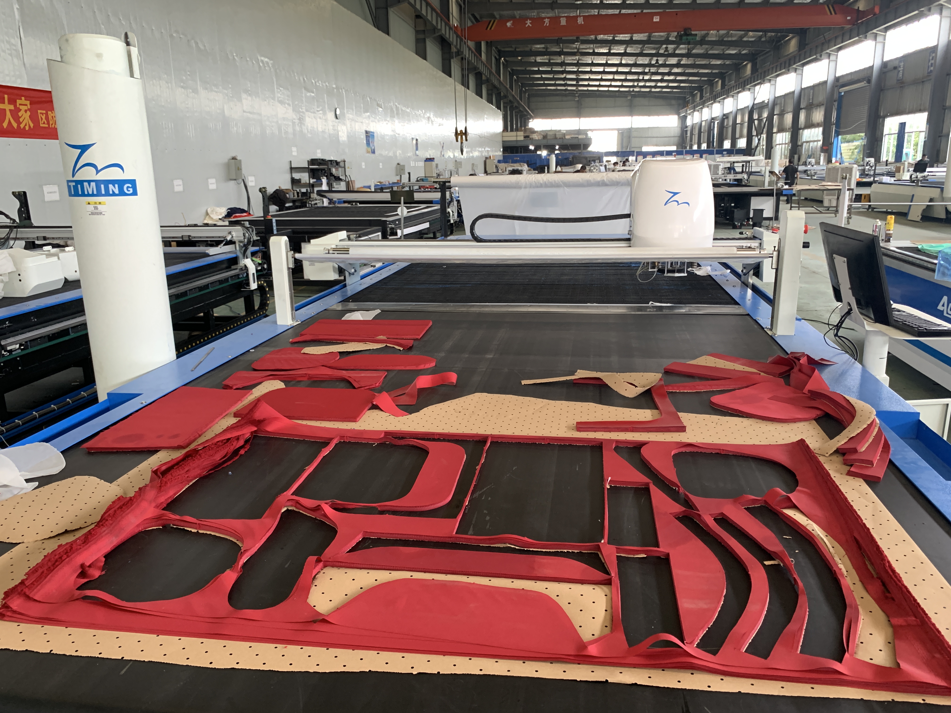 Waterproof coated fabric cutting machine fully automated