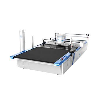 Automatic cutting machine for clothing fabric